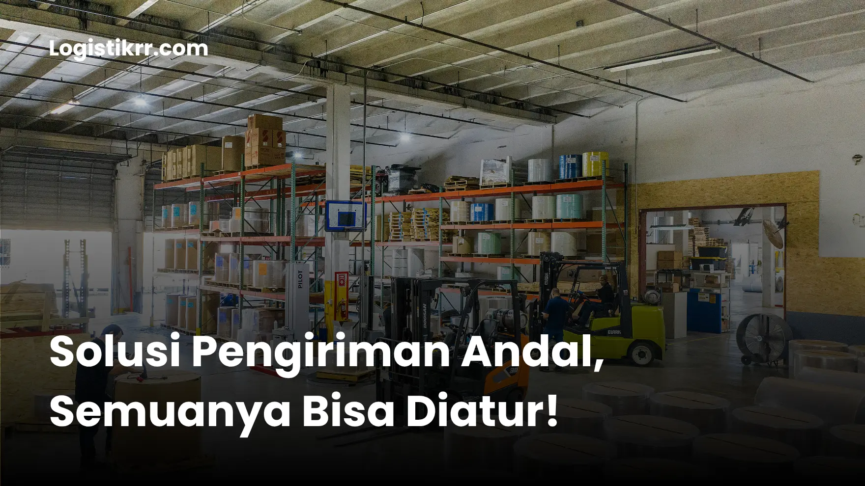 Tim Logistik RR sedang mengatur pengiriman barang dengan sistem terintegrasi