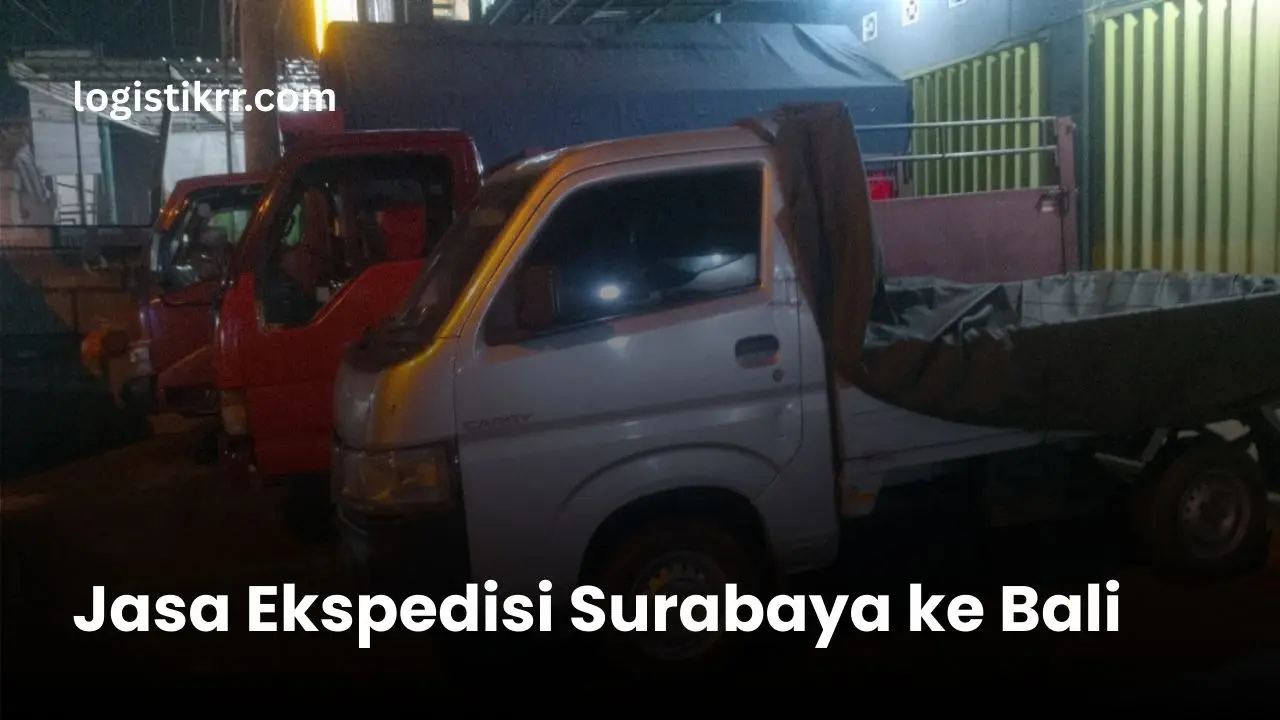 Kapal kargo pengiriman barang dari Surabaya ke pelabuhan Bali