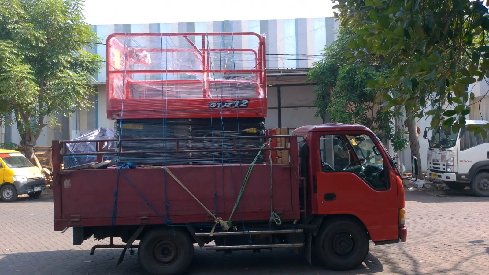 Layanan pengiriman barang ke Jakarta dengan RR Logistics yang cepat dan aman