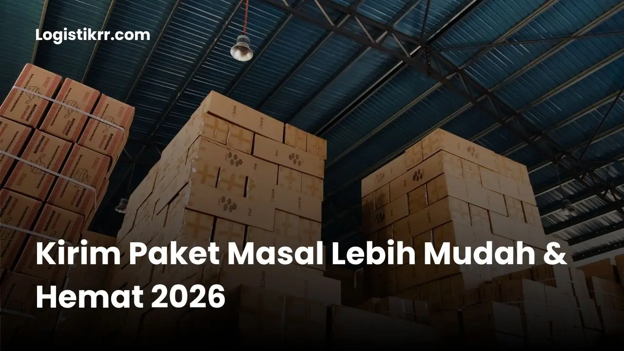 Tim Logistik RR sedang mempersiapkan paket masal untuk dikirim ke seluruh Indonesia