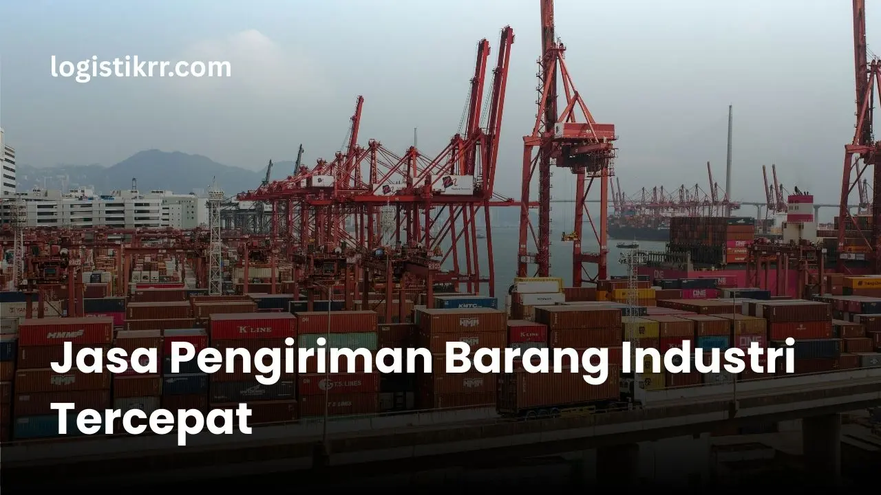 Ilustrasi pengiriman barang industri menggunakan truk kontainer dan kapal kargo